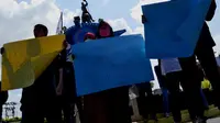 Mahasiswa gabungan 3 universitas di Bengkulu menggelar aksi demo jalan mundur dan menuntut walikota Bengkulu Helmi Hasan diberhentikan. (Liputan6.com/Yuliardi Hardjo Putro) 