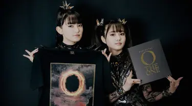 Konser Babymetal ini juga bertepatan dengan konser Suga BTS yang digelar tiga hari berturut-turut dari Jumat (26/5/2023) sampai Minggu (28/5) mendatang. Sementara, grup vokal asal Negeri Sakura ini akan menggelar konsernya pada hari Jumat (26/5) di Hall yang berbeda dengan idol Korea Selatan itu. (Liputan6.com/IG/@babymetal_official)