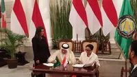 Sekjen GCC Abdul Latif bin Rashid Al Zayani dan Menlu RI Retno Marsudi. (Rizki Akbar Hasan/Liputan6.com)
