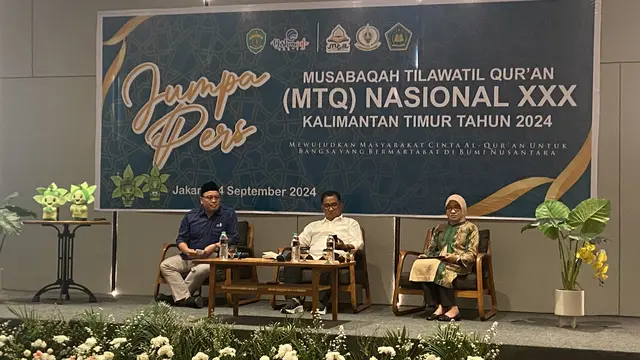 (Dari kiri- kanan) Direktur Penerangan Agama Islam Kemenag RI Ahmad Zayadi, Pj Gubernur Kalimantan Timur Akmal Malik, Sekda Pemprov Kalimantan Timur Sri Wahyuni.