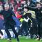 Benfica menciptakan salah satu malam paling bersejarah di Liga Champions musim ini setelah menundukkan Real Madrid dengan skor 4-2, Kamis (29/1/2026) dini hari WIB. Kemenangan dramatis itu memastikan langkah klub Portugal tersebut ke fase play-off, sekaligus menorehkan cerita yang akan dikenang lama di Estadio da Luz. (AP Photo/Armando Franca)