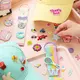 Intip beauty items yang pernah hits pada masanya jadi cara seru mengekspresikan diri (dok. Stroberi)