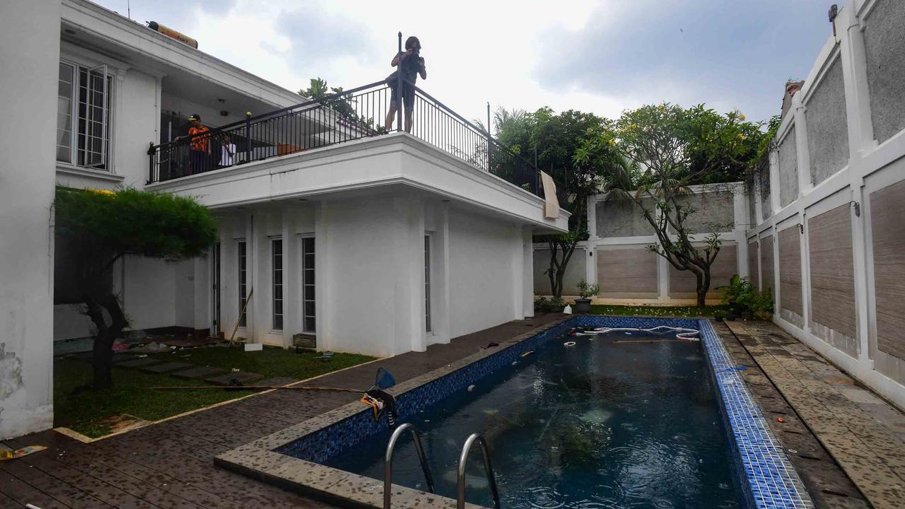 FOTO: Kondisi Rumah Uya Kuya Setelah Amukan Massa Tak Dikenal