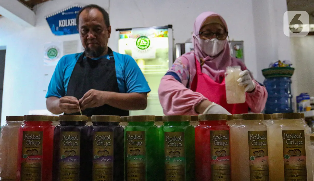 Kolkal Grimy A dijual mulai dari Rp25.000- Rp50.000 per toplesnya. (merdeka.com/Arie Basuki)