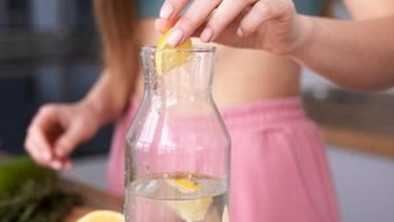 4 Resep Infused Water, Pilihan Sehat yang Mudah dan Menyegarkan