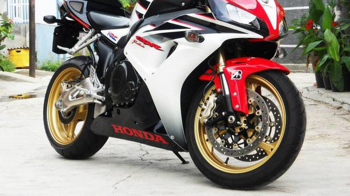 Dominator hp2 CBR 1000