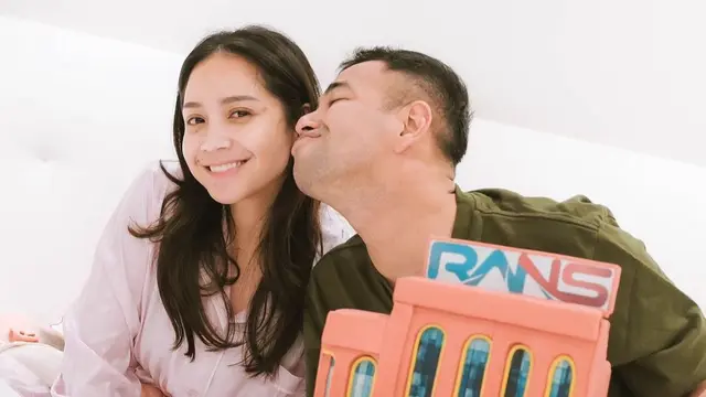 Raffi Ahmad dan Nagita Slavina Sambut 10 Tahun Anniversary (Instagram/@raffinagita1717)