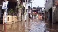Ratusan Rumah Warga Bukit Duri Terendam Banjir 1 Meter