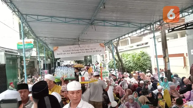 Suasana Haul Habib Ali di Kota Surakarta