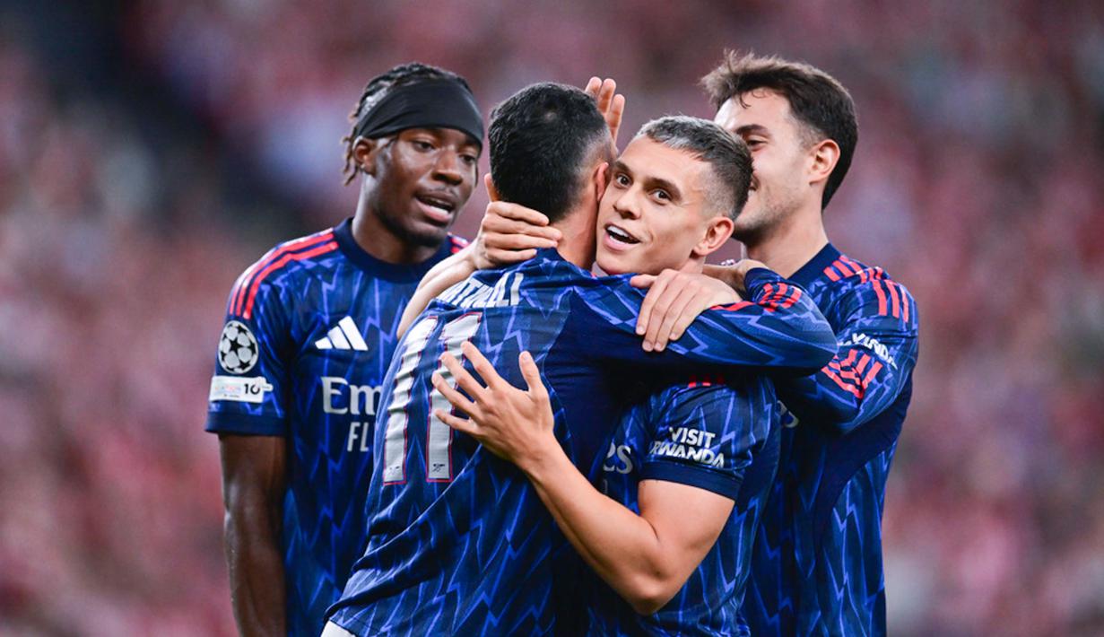Arsenal berhasil meraih kemenangan atas Athletic Bilbao 2-0 pada matchday pembuka fase liga Liga Champions 2025/2026 di San Mames Stadium pada Selasa, 16 September 2025. Kemenangan ini tak lepas dari aksi kompak Gabriel Martinelli dan Leandro Trossard yang saling menyumbang gol dan assist. (AP Photo/Miguel Oses)