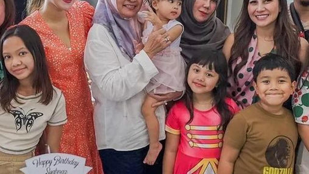 Tetap Kompak dengan Besan Meski Anak Diterpa Badai, Ini 10 Potret Kebersamaan Amy Qanita dan Ibunda Jeje Govinda Semasa Hidup