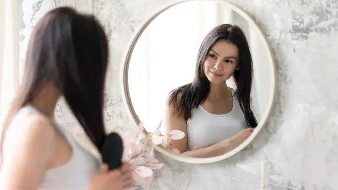 Morning Mirror Smile, Cara Mudah Menumbuhkan Self Love dan Energi Positif di Pagi Hari