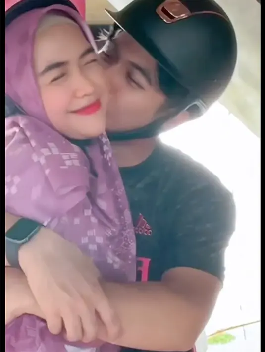 [Instagram/riaricis1795]