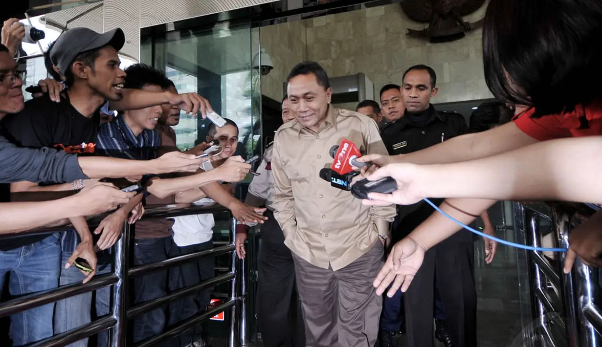Ketua Dewan Pimpinan Pusat PAN itu tampak tersenyum, namun enggan berbicara banyak kepada wartawan, Jakarta, Selasa (24/6/14). (Liputan6.com/Johan Tallo)