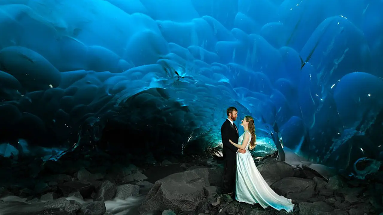 Cool Wedd Photo inside Ice Cave 0714 1