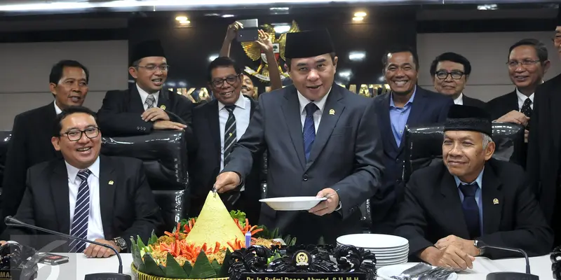 20160728-Ketua DPR Resmikan Ruang Sidang Dewan yang Baru