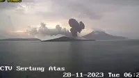 Gunung Anak Krakatau meletus lagi pada Selasa (28/11/2023), pukul 06.29 WIB. (Liputan6.com/ Dok PVMBG)