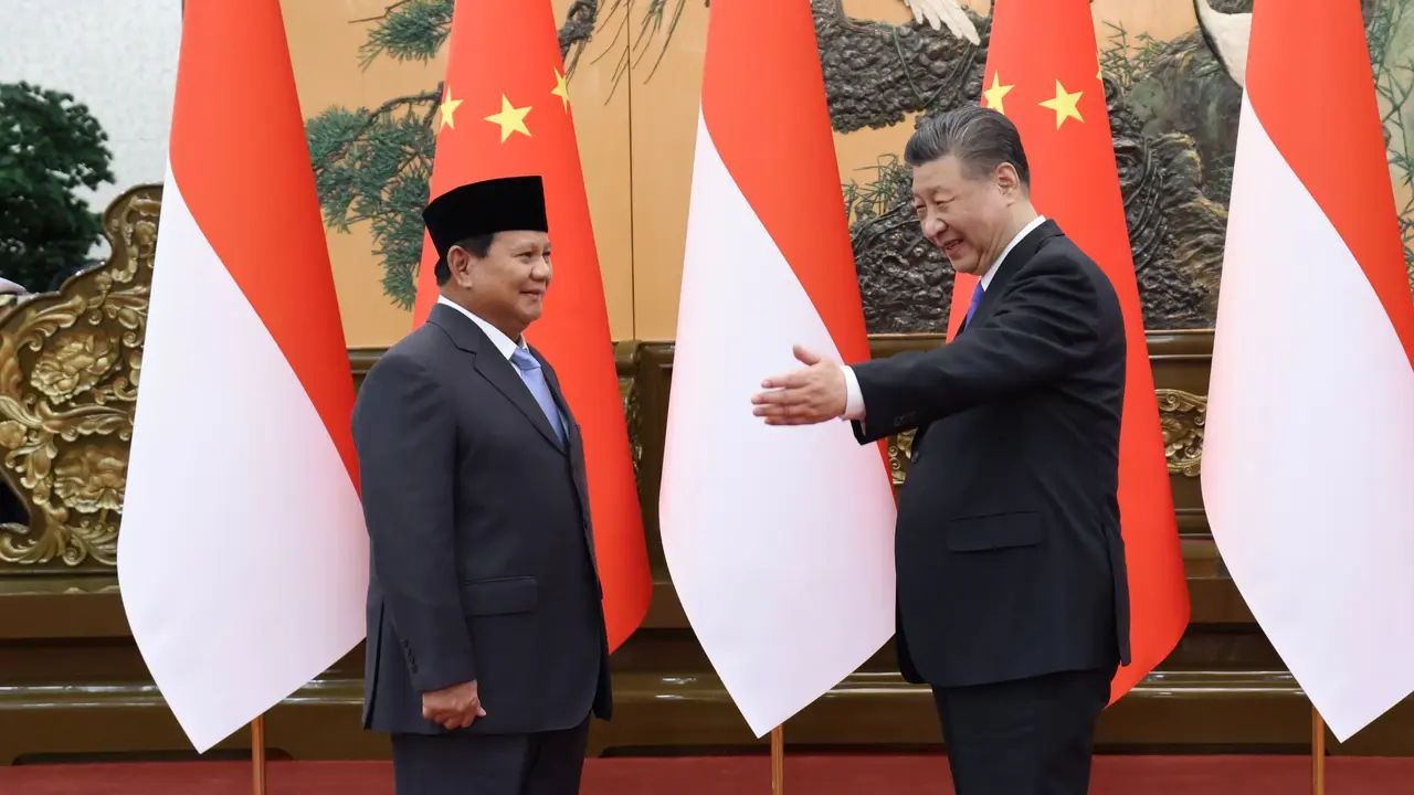 Menteri Pertahanan RI Prabowo Subianto memenuhi undangan Presiden Republik Rakyat Tiongkok (RRT) Xi Jinping, di the Great Hall of the People in Beijing, Senin (1/4/2024) (Istimewa)