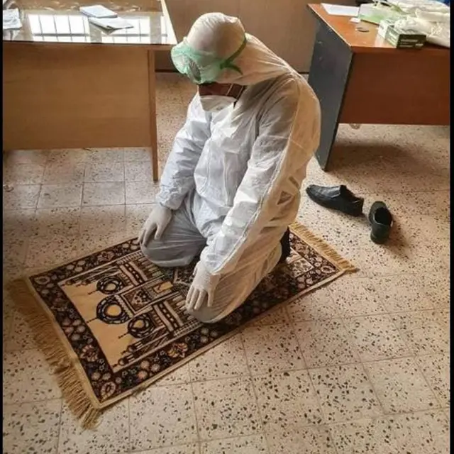 Perangi Corona Covid-19, Video Tenaga Kesehatan Tak Lupa Salat Jadi Viral