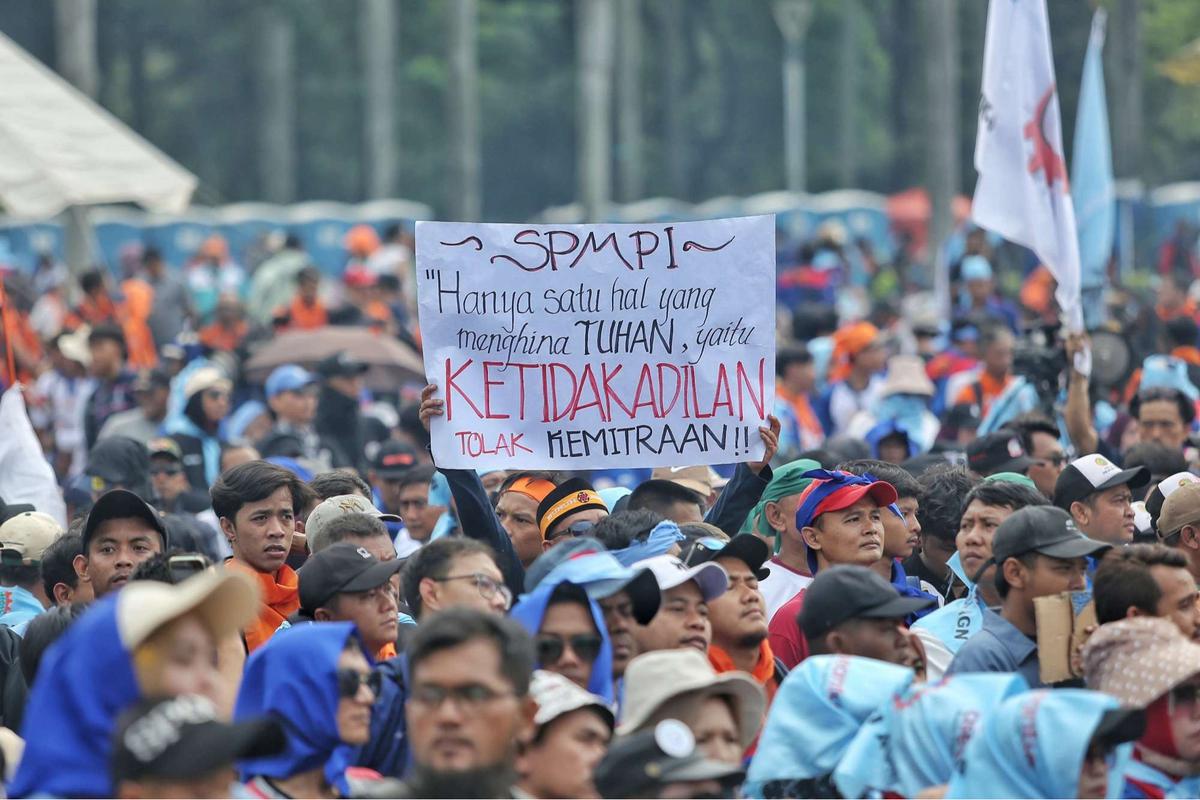 Peringatan Hari Buruh di Monas
