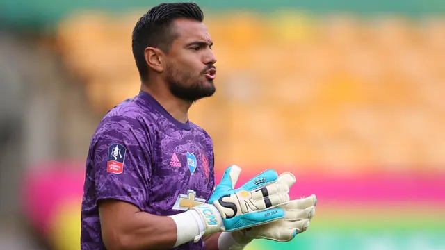 Foto: 7 Kiper Argentina yang Berkiprah di Liga Top Eropa Musim 2021 / 2022, Eks Kiper MU Sergio Romero Paling Senior