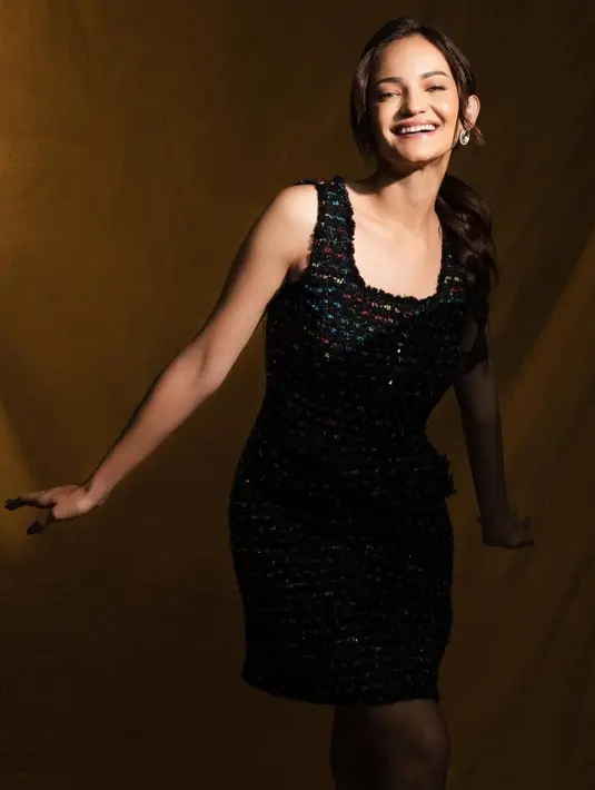 Foto Enzy Storia ini langsung dikomentari netizen. Tak sedikit dari mereka menyebut sang artis terlihat cantik [instagram/winstogomez]