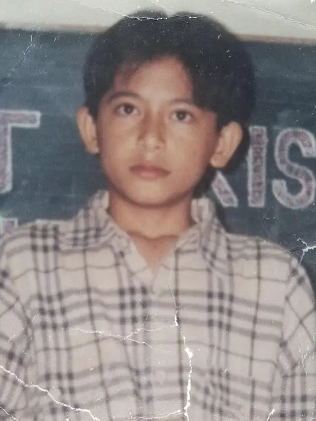 Potret Masa Kecil Ryan Delon, Mirip Banget Dengan Ryshaka. (Sumber: Instagram/tail_wagging)