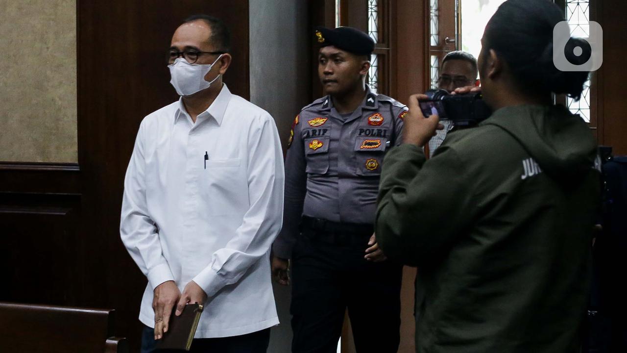 Rafael Alun Trisambodo Dituntut 14 tahun Penjara