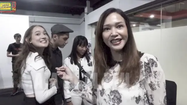 7 Potret Kebersamaan Maia Estianty Bareng Laura Moane Ini Tuai Sorotan