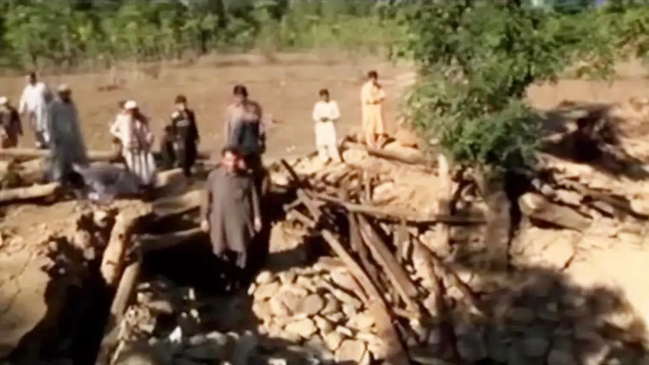 20151028-Korban Gempa-Pakistan