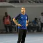 Pelatih Filipina, Thomas Dooley  saat melawan Singapura pada laga AFF Suzuki Cup 2016 di Philippine Sports Stadium, (19/11/2016).  (Bola.com/Nicklas Hanoatubun)