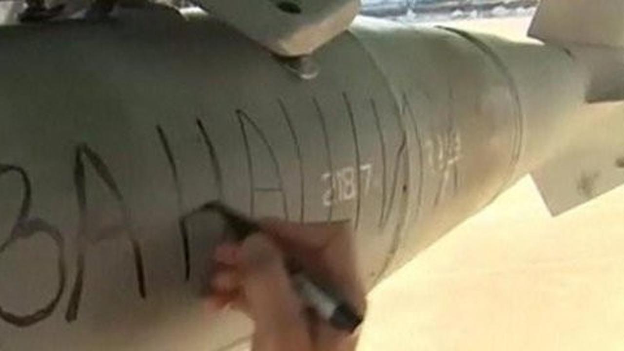 Rusia hujani ISIS dengan bom bertuliskan 'ini untuk Paris