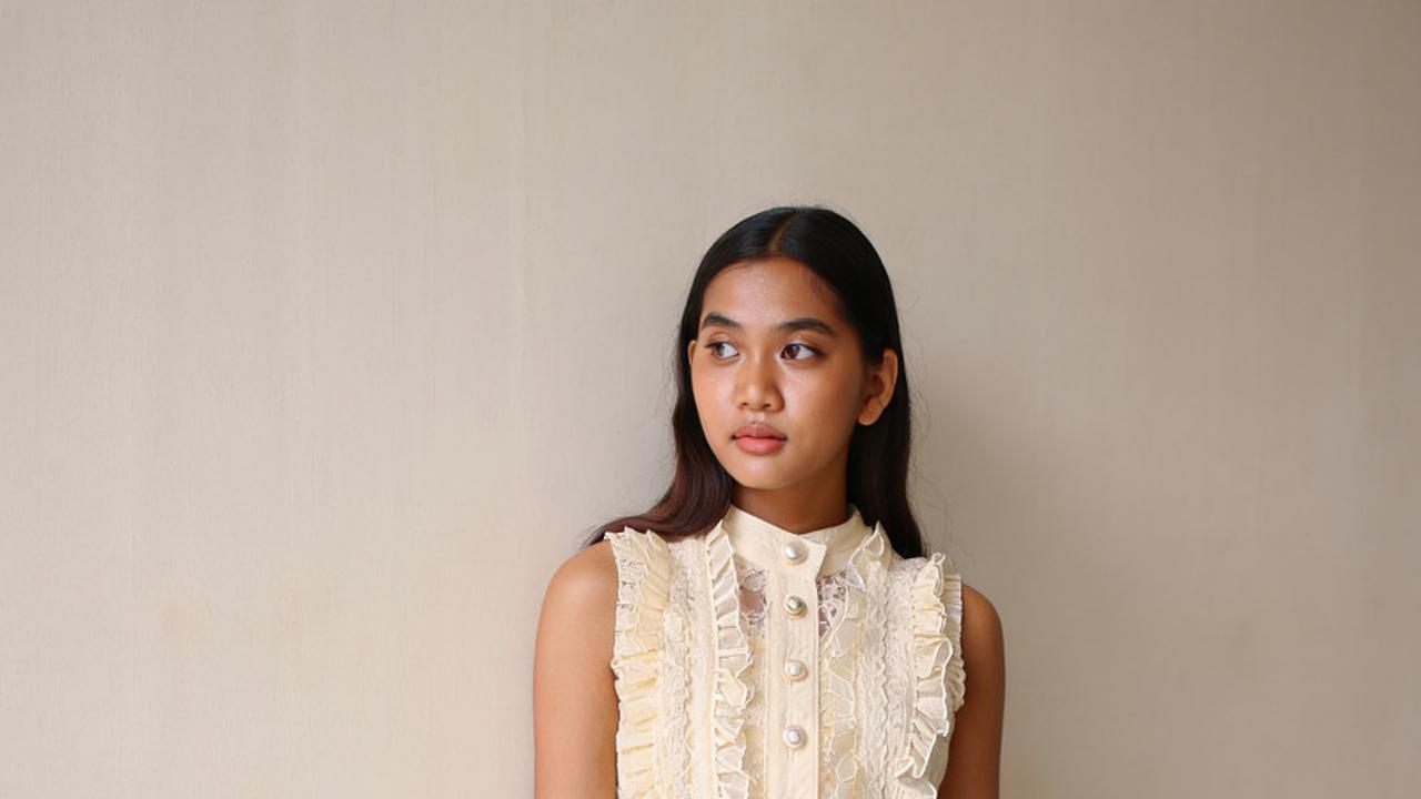 8 Pilihan Dress Brokat dengan Aksen Ruffle Terbaik 2025, Cocok untuk ...