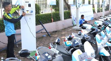 Mobil Listrik Mewah dan Motor Listrik Jadi Daya Tarik Untuk Swafoto