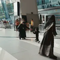 Momen Atta Halilintar dan Aurel Hermansyah pulang haji disambut Ameena yang penuh rindu. [Foto: Instagram/attahalilintar]