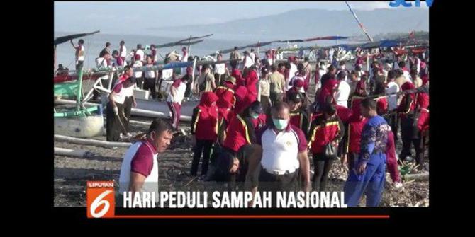Peringati Hari Sampah Nasional, Polda NTB Bersihkan Pantai Tanjung Karang