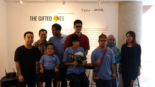 Hotel Ini Gelar Pameran Seni di Hari Autisme Sedunia