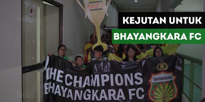VIDEO: Juara Liga 1 2017, Skuat Bhayangkara FC Dapat Kejutan saat Latihan