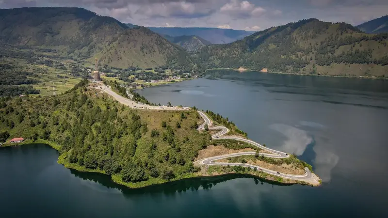 Panas Ekstrem Picu Kebakaran di Sekitar Danau Toba, Salah Satunya Timpa Bukit Tempat Kemping