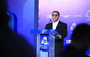 OJK Ungkap Pasar Modal Kian Besar, Emiten BEI Dekati Seribu