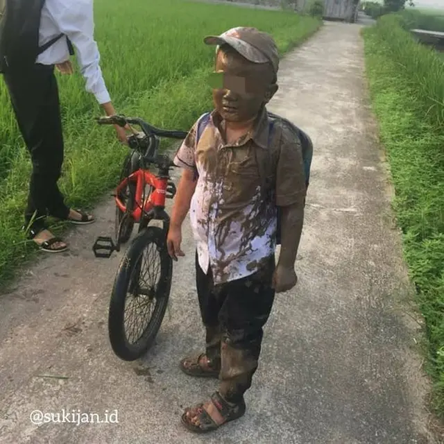 10 Potret Lucu Bocah Lagi Apes Ini Ekspresinya Bikin Kasihan