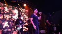 Andra & The Backbone saat pembukaan Holeyshit Kemang