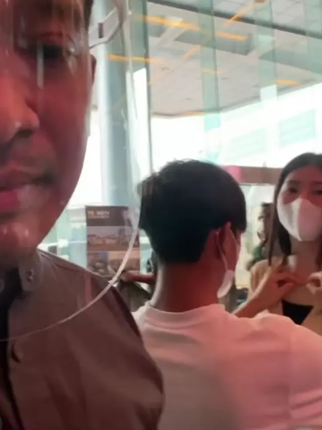 Betrand Peto mengkomplain pakaian Sarwendah
