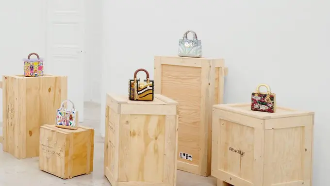 Satu Dekade Dior Lady Art Dirayakan Bersama 10 Seniman dari Seluruh Dunia