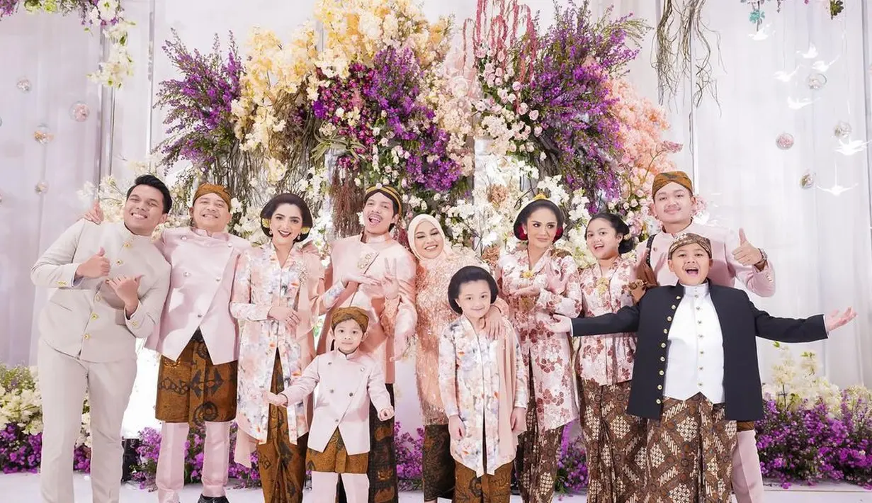 Tujuh bulanan Aurel Hermansyah (Instagram/ashanty_ash)