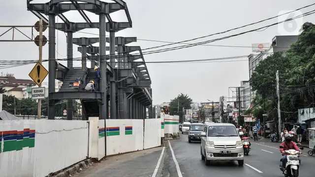 Mamantau Progres Revitalisasi Halte Transjakarta Kebon Pala