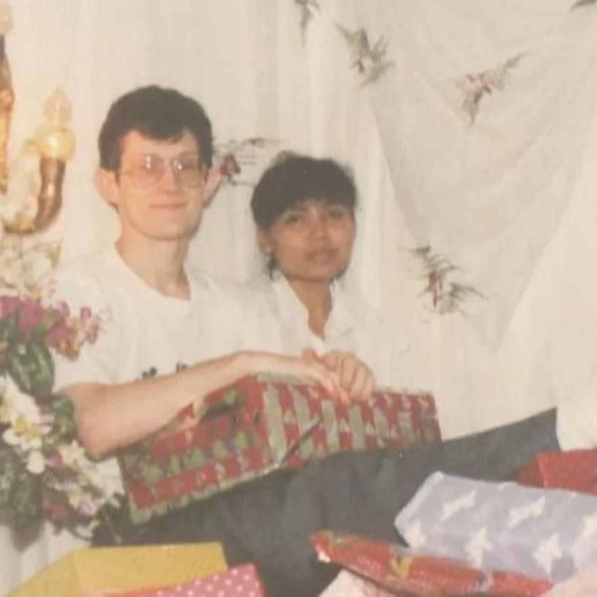 Foto-foto Kenangan Manis Mendiang Siti Purwanti Ibu Maxime Bouttier dan Suami