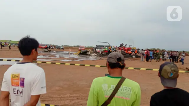 Warga Kendal Padati Area Helikopter yang Jatuh