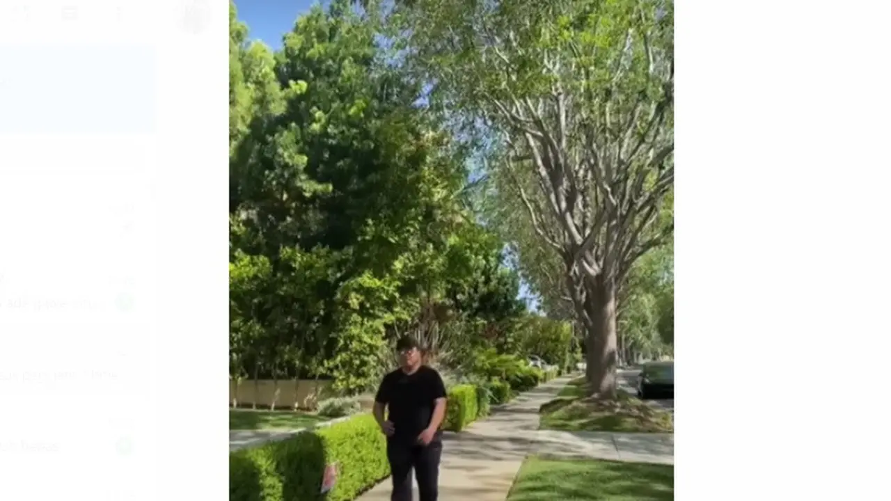 Menteri BUMN Erick Thohir membagikan kenangannya saat berjalan pagi dengan Elizabeth Thohir di kawasan Beverly Hills, Los Angeles, Amerika Serikat.