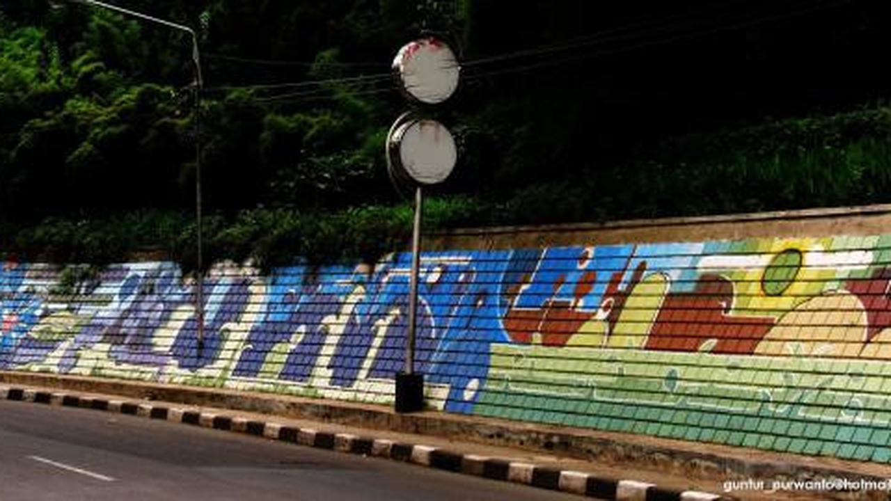 Penampakan anak kecil dan boneka panda di Jalan Siliwangi